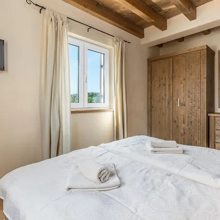 Vila Nocciola *